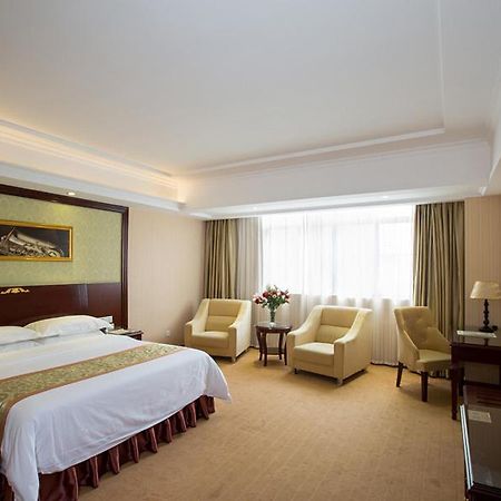 Vienna Hotel Heyuan High-Tech Yi Road Екстер'єр фото