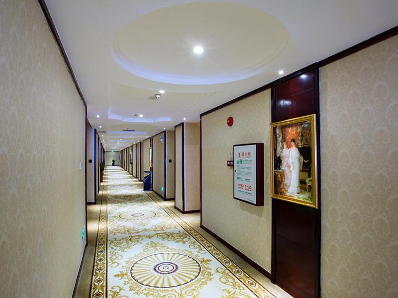 Vienna Hotel Heyuan High-Tech Yi Road Екстер'єр фото
