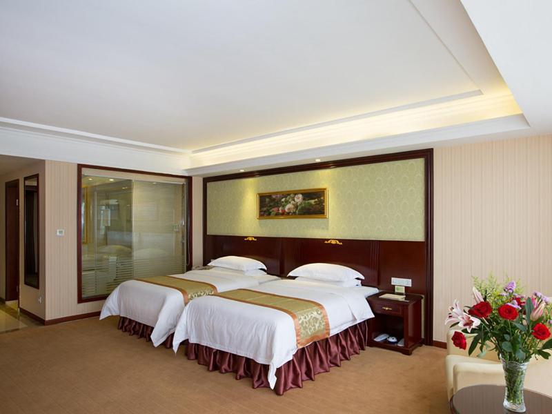Vienna Hotel Heyuan High-Tech Yi Road Екстер'єр фото